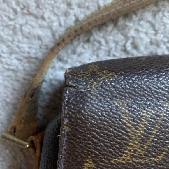 💯 Authentic Louis Vuitton Saint Cloud Crossbody….. - Picture 12 of 13